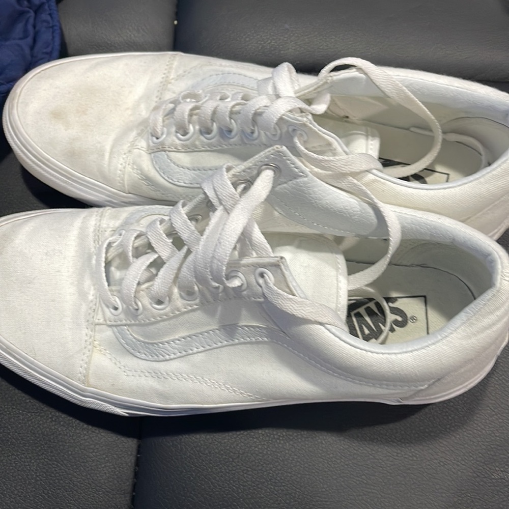 Vans - Picture 2 of 7